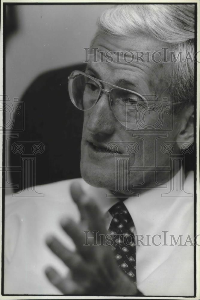 1993 Press Photo Milwaukee County Circuit Judge, Michael Guolee. - mjb50189 - Historic Images