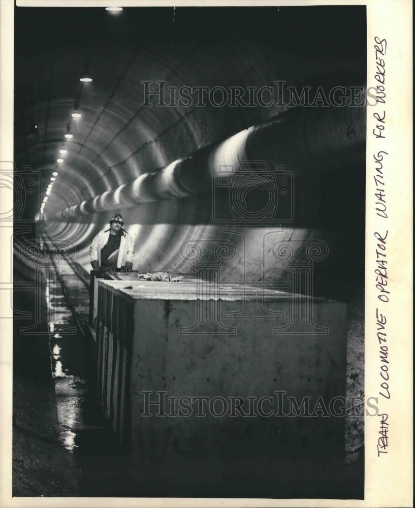 Milwaukee Locomotive Operator Waiting for Workers, 1986 vintage press ...