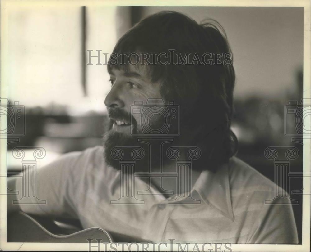 1981 Press Photo Mick Molony, Green Fields of America leader. - mjb53049 - Historic Images