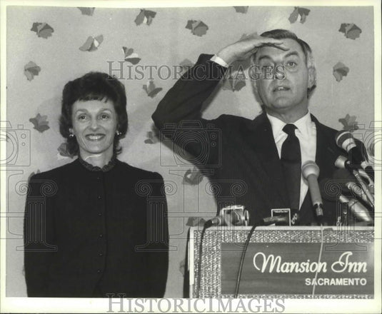 1983 Press Photo Vice President Mondale and wife at  Cal. Democratic Convention. - Historic Images
