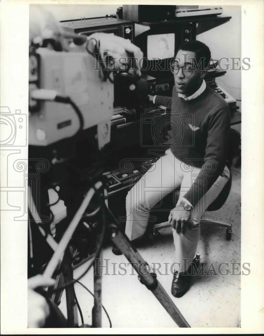 1982 Press Photo WISN-TV "PM Magazine's" producer Bobby Rivers in Milwaukee - Historic Images