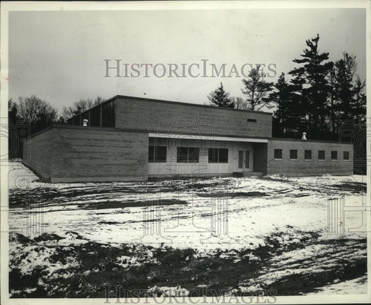 Press Photo Wisconsin National Guard Building - mja36465 - Historic Images