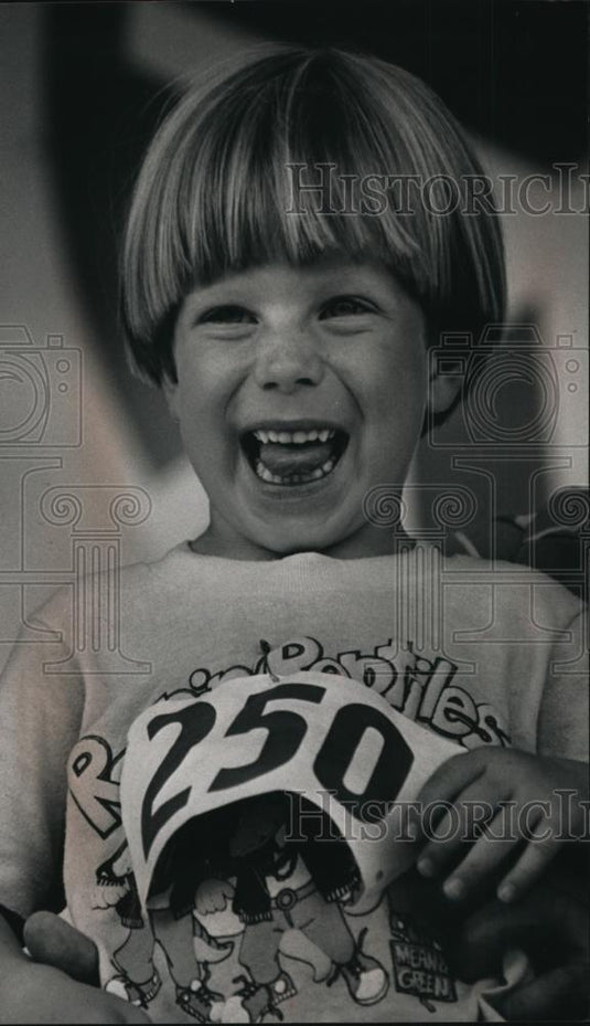 1989 Press Photo Jeremy Fox Competes in State Fair Smile Contest - mja37277 - Historic Images
