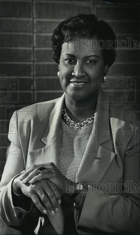 1991 Press Photo Michaelina Young, Chief Administrator of Central City Schools - Historic Images
