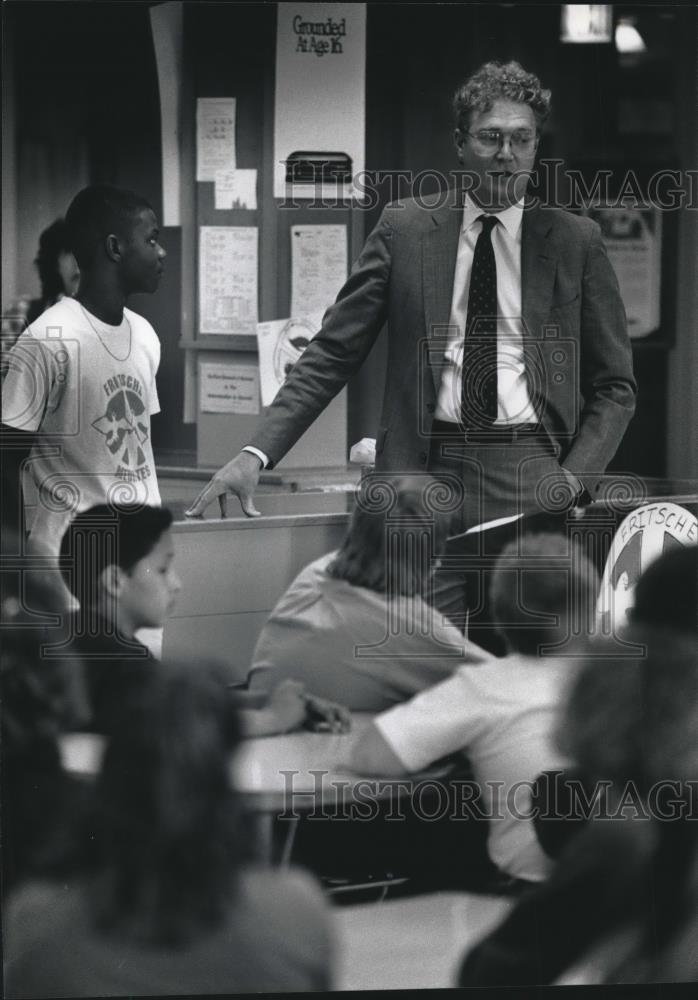 1990 Press Photo Mayor John Norquist, Milwaukee, Wisconsin - mjb53715 - Historic Images