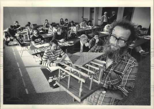 1983 Press Photo Michael Oehler Held A Model Of Supports In Underground Home - Historic Images