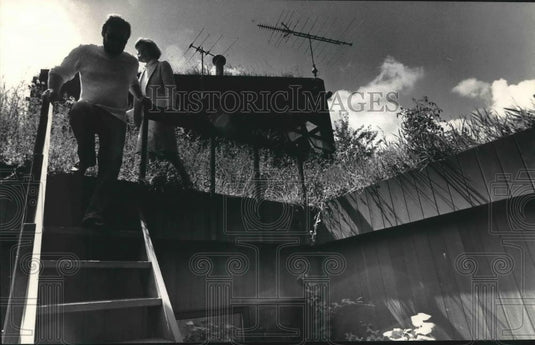 1986 Press Photo Rick and Mary Hauf's Sod House in Waukesha County, Wisconsin - Historic Images
