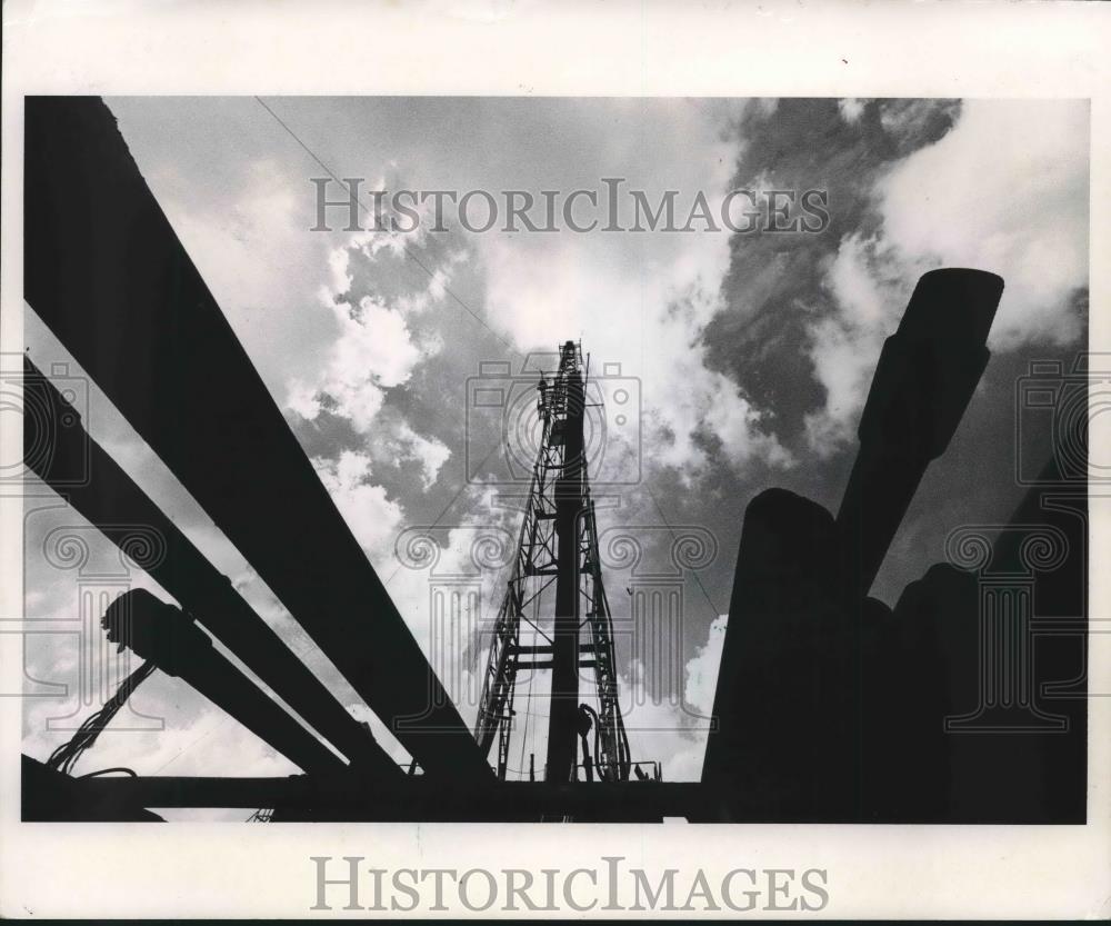 1982 Press Photo South Laredo Field, Texas Drilling Platform - mjb54148 - Historic Images