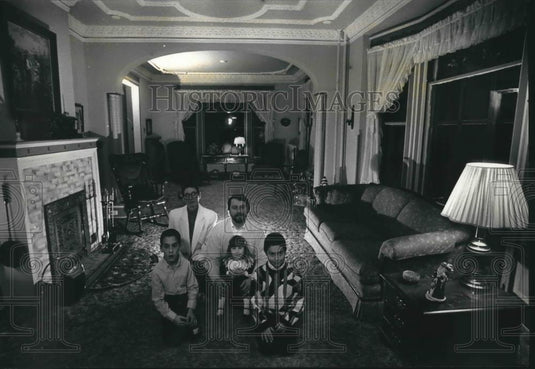 1989 Press Photo Kathleen And Steven Liszewski's Family In Their Cudahy Home - Historic Images