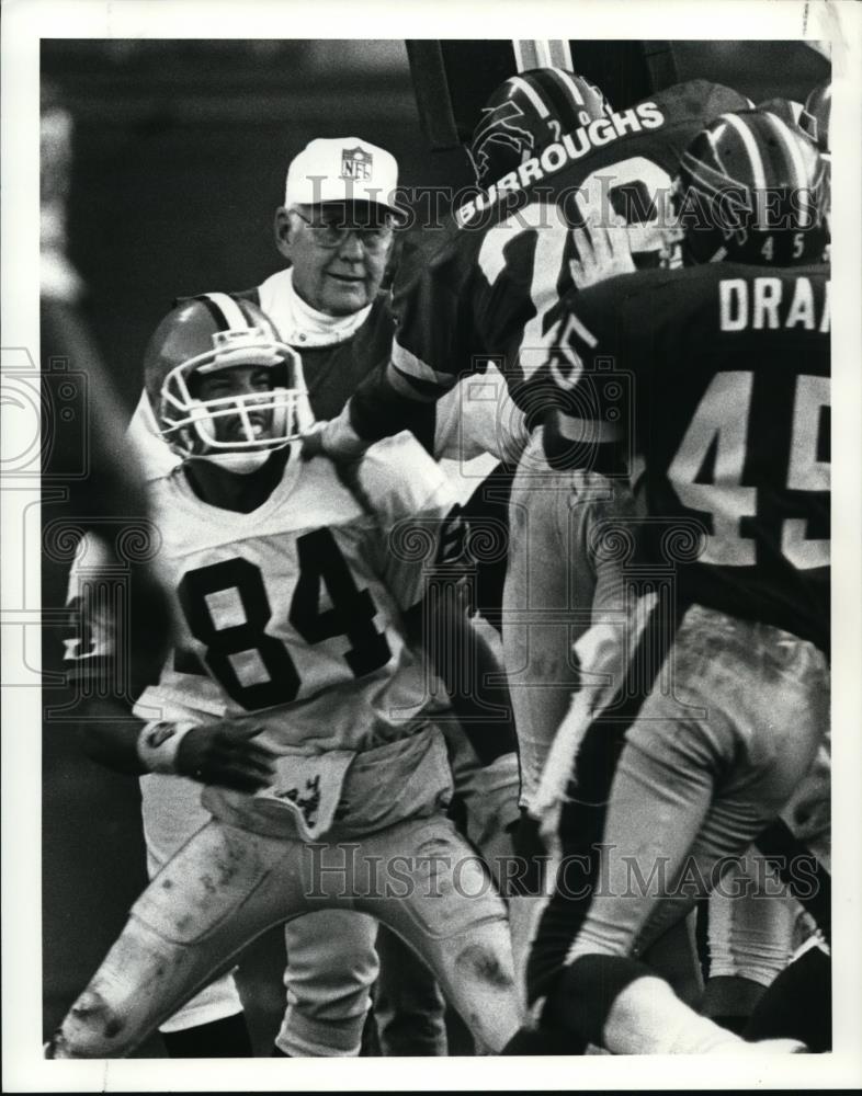 Press Photo Football Action - cvb50953 - Historic Images