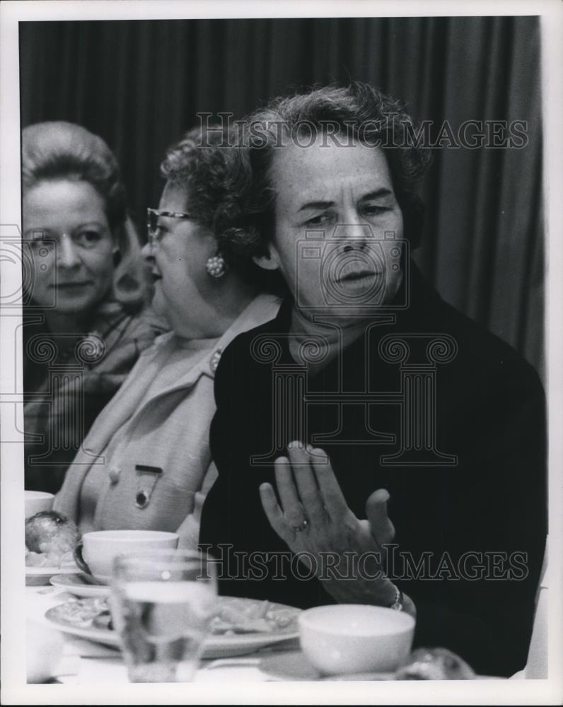 1970 Press Photo Mrs. William Rogers - cvp93058 - Historic Images