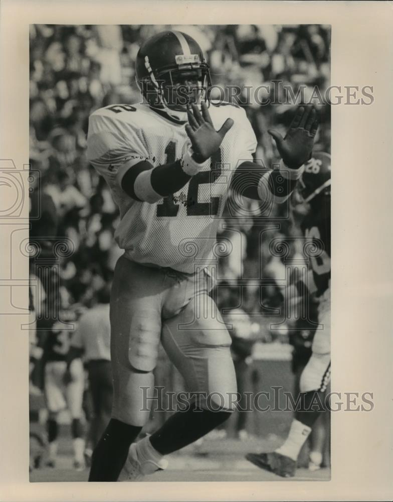 1990 Press Photo Southern Mississippi&#39;s Simmie Carter In Alabama Football Game - Historic Images