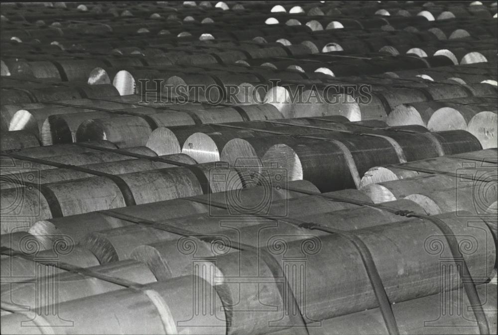 1988 Press Photo Cargo at the Alabama State Docks in Mobile - abna07185 - Historic Images