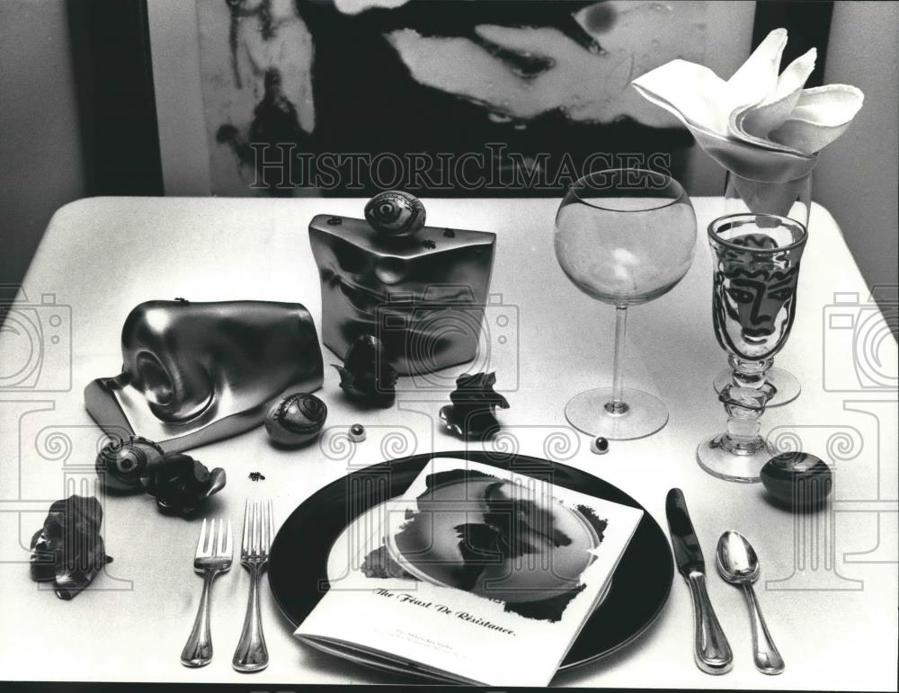 1992 Press Photo Table setting for guests at the Milwaukee Ballet Company - Historic Images