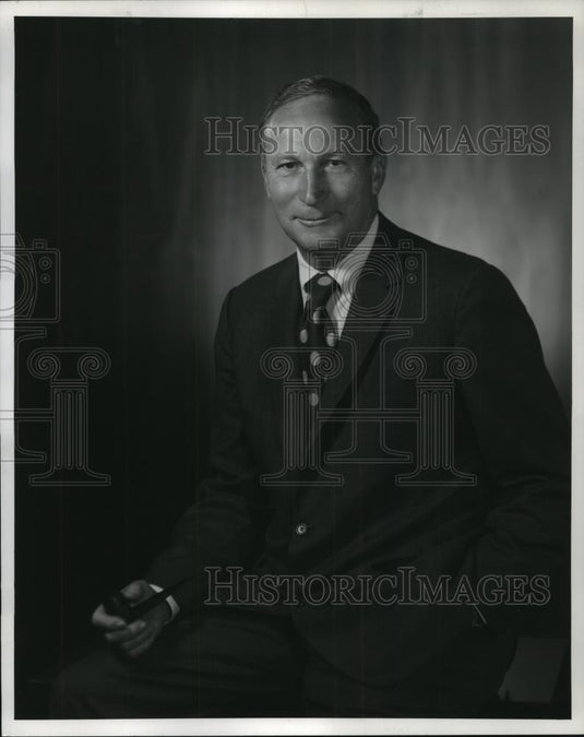 1983 Press Photo John Paige, Vice President public relations Wisconsin Telephone - Historic Images