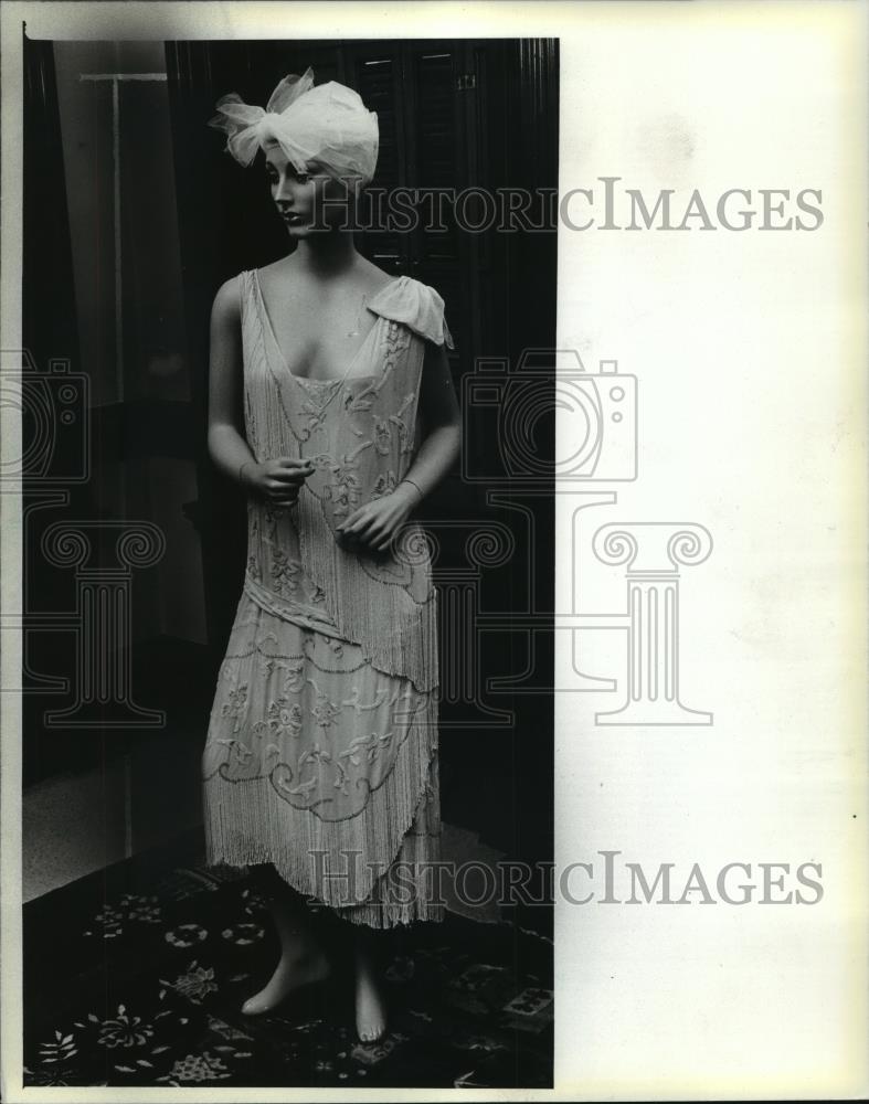 1984 Press Photo Formal fashions worn by prominent people displayed, Wisconsin. - Historic Images