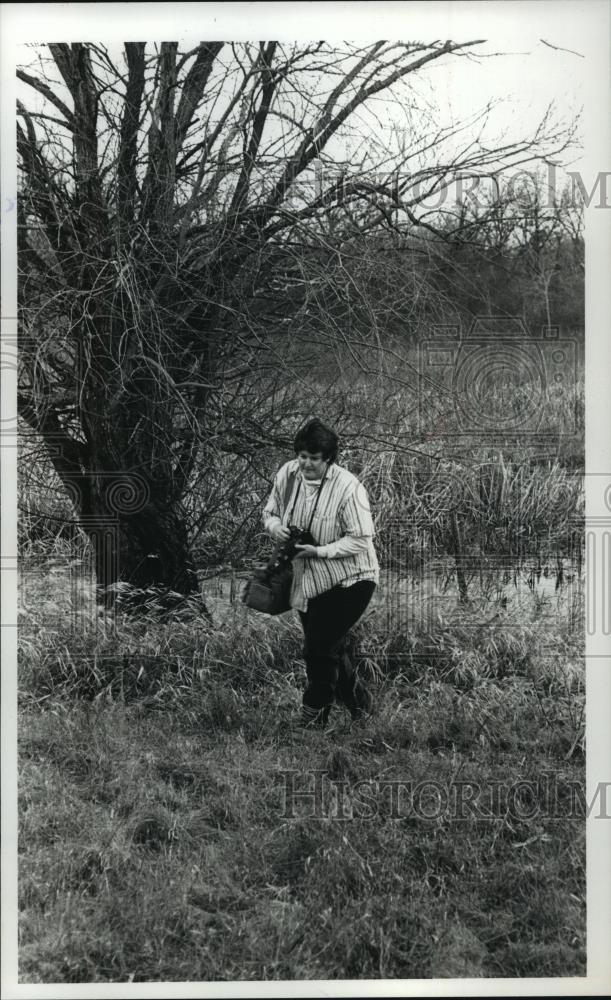 1990 Press Photo Mary Hrudkaj, Lapham Peak Park, Wisconsin - mjb55437 - Historic Images