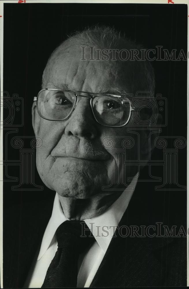 1988 Press Photo Oil Analyst M. King Hubbert, Maryland - mjb55476 - Historic Images