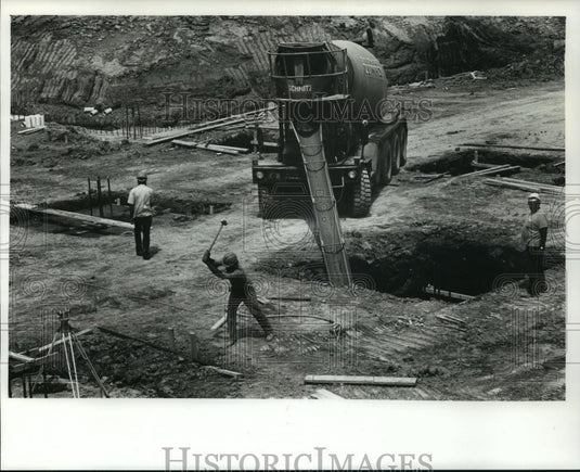 1990 Press Photo Ozaukee County Public Safety/Courts Building construction - Historic Images
