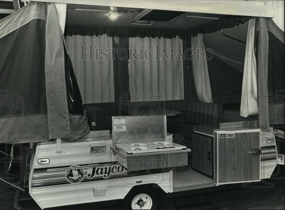 1990 Press Photo Open Jayco tent camper ready for camping - mjb56503 - Historic Images