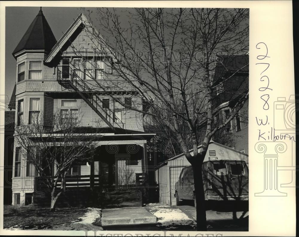 1987 Press Photo Home on West Kilbourn scene of a recent murder, Milwaukee. - Historic Images