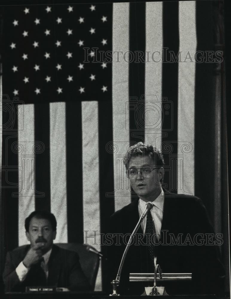 1990 Press Photo John Norquist Milwaukee Mayor speaking - mjb57029 - Historic Images