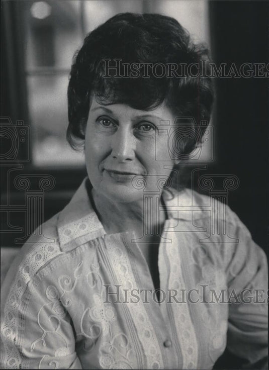 1984 Press Photo Helen Harrison, Principal of Burroughs Middle School Wisconsin - Historic Images