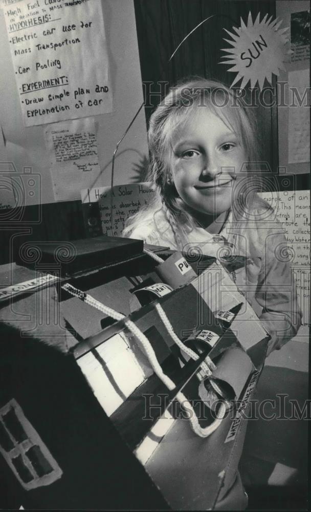 1986 Press Photo Lisa Wolfgram from Hawley Environmental Education School - Historic Images