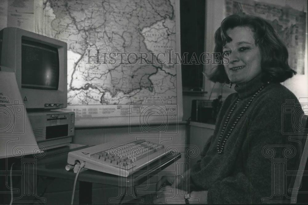 1992 Press Photo UW Instructor Hilda Rissel, German influence important - Historic Images