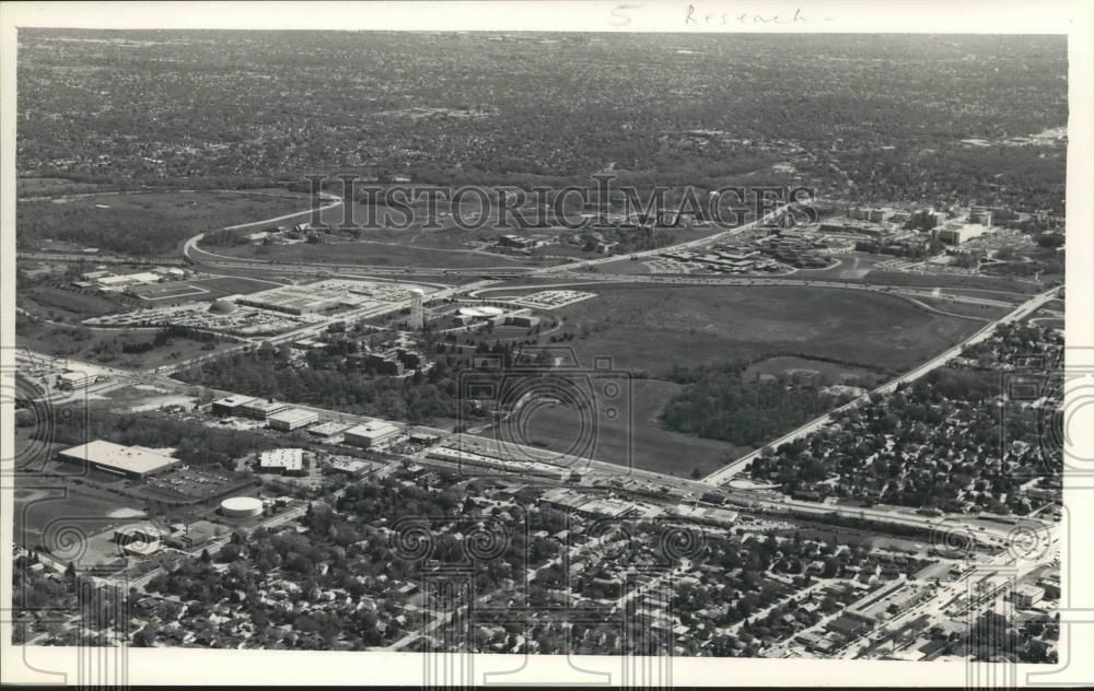 1988 Press Photo Aerial view county grounds and 150 acres for stadium, Milwaukee - Historic Images