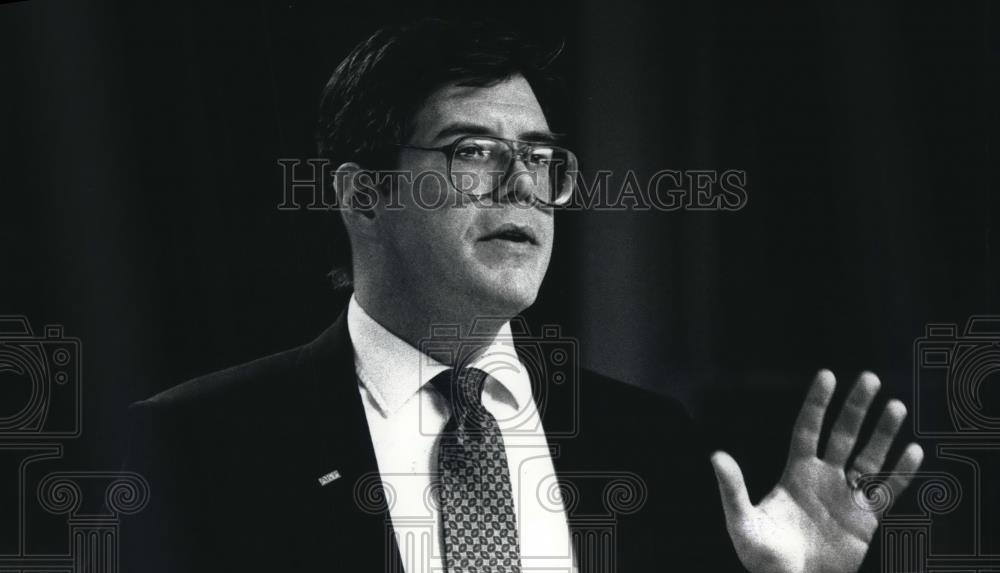 1991 Press Photo Brian O'Connell, Milwaukee, WI, City Development - mjb64029 - Historic Images