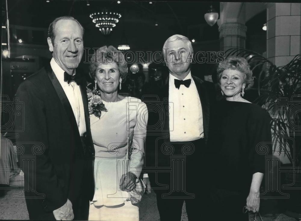 1996 Press Photo Shirley and James Howard, Jill and Richard Wilson at Ball - Historic Images