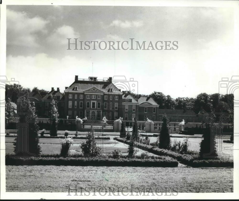 1984 Press Photo View of the Dutch Royal Palace Ret Loo In Apeldorn, Netherlands - Historic Images