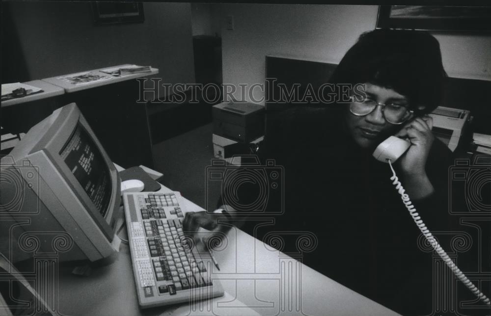 1994 Press Photo Debbie Purdy, MATC stucent, works at Payne & Dolan, Inc. - Historic Images