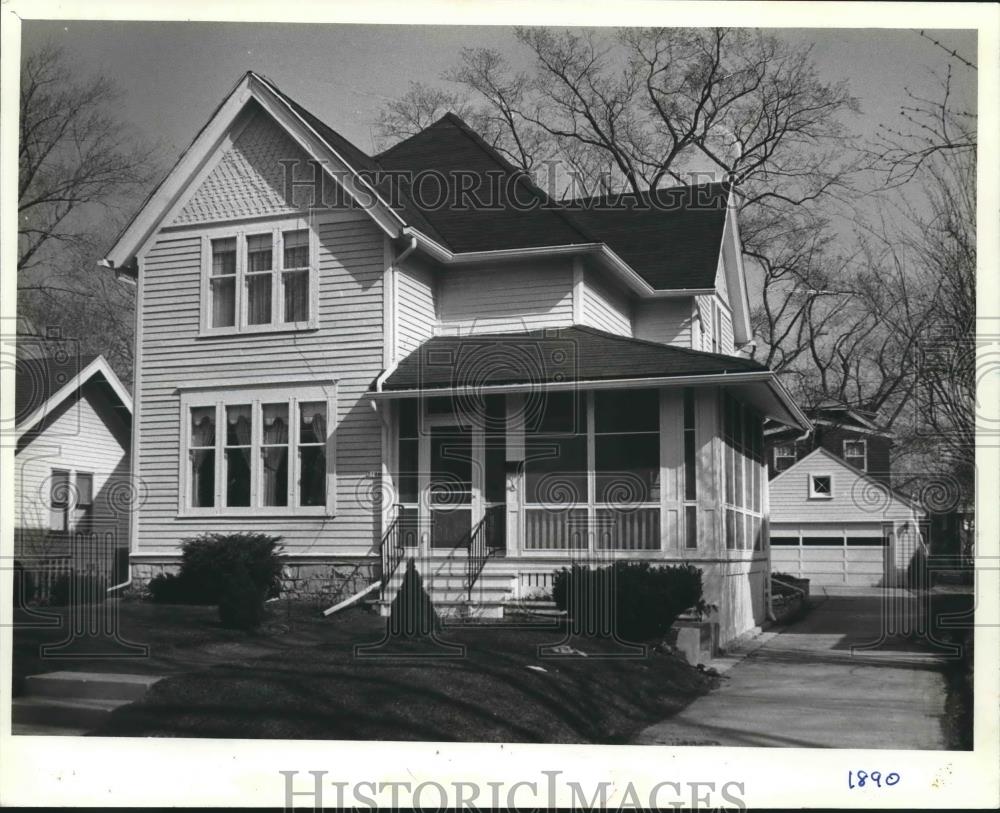 1982 Press Photo Milwaukee, Wisconsin home in Wauwatosa. - mjb63333 - Historic Images