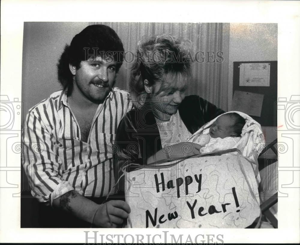1991 Press Photo Parents of Nicole Elizabeth First Baby born in Milwaukee - Historic Images