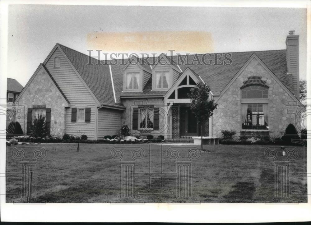 1994 Press Photo Exterior of a Coventry Home that won awards at Parade of Homes - Historic Images