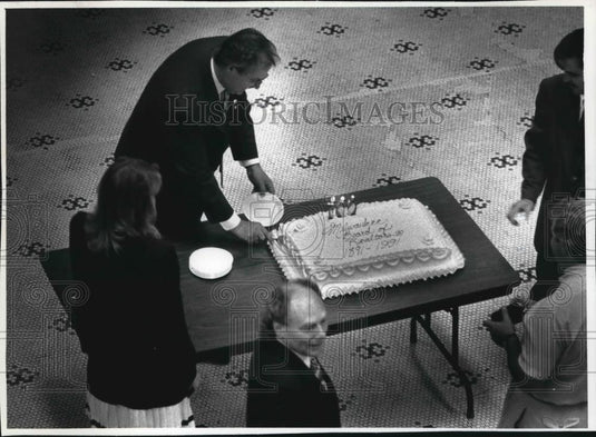 1991 Press Photo Milwaukee Board of Realtors 100th Birthday Celebration - Historic Images