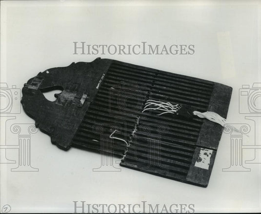 Press Photo A reed on needle for a back strap at the Museum in Wisconsin - Historic Images