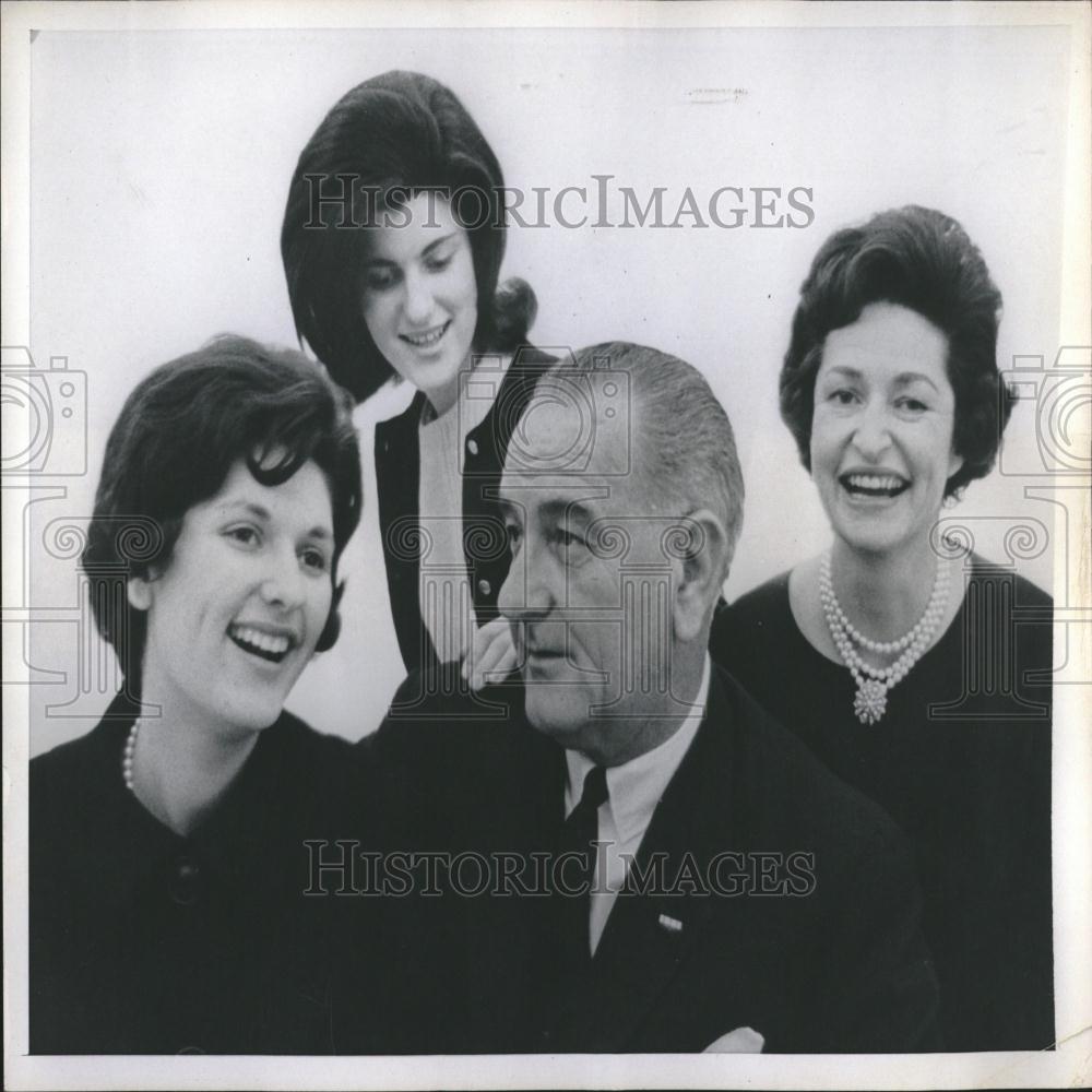 1964 Press Photo Pres. Lyndon Johnson With Family - RRV27019 - Historic Images