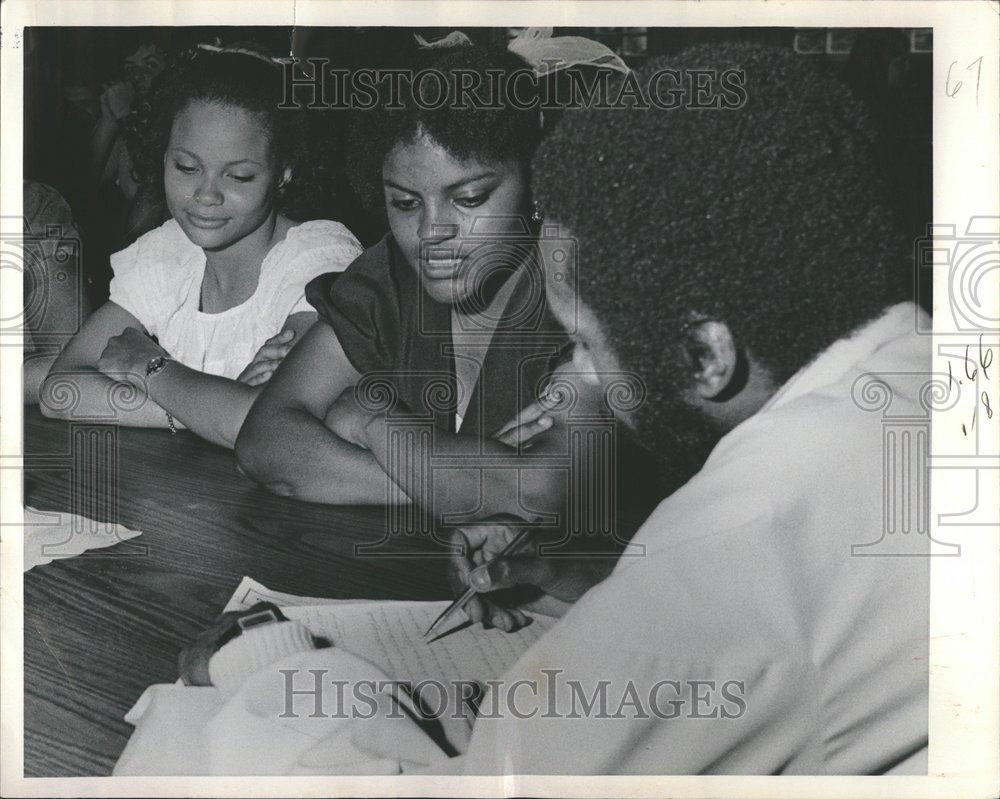 1972 Press Photo Temple Buell College Dick Gregory - RRV48349 - Historic Images