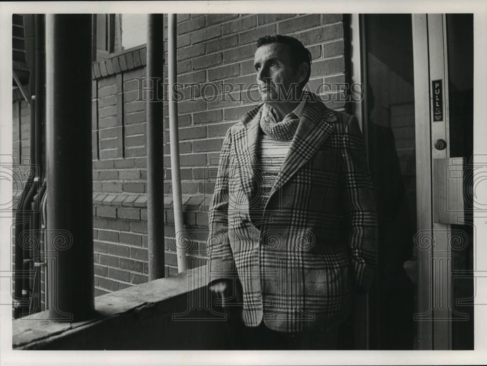 1989 Press Photo Billy Steele at Cherokee County Courthouse, Centre, Alabama - Historic Images