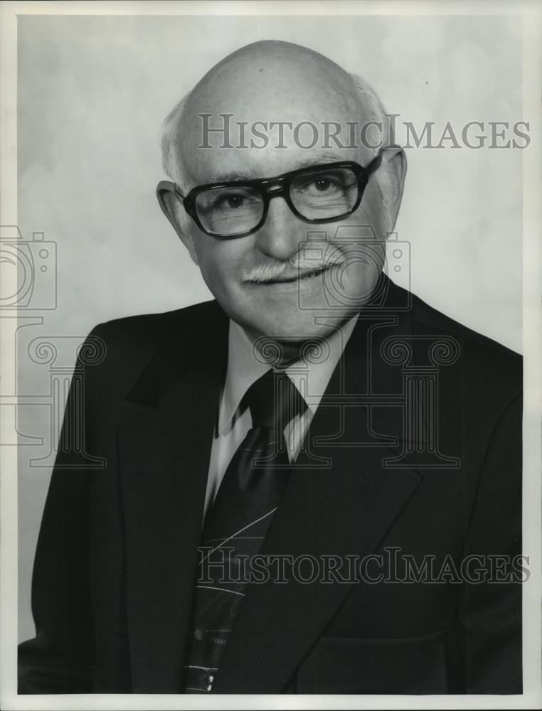 1976 Press Photo Alabama-Dr. James B. Dozier, a director at NASA in Huntsville. - Historic Images