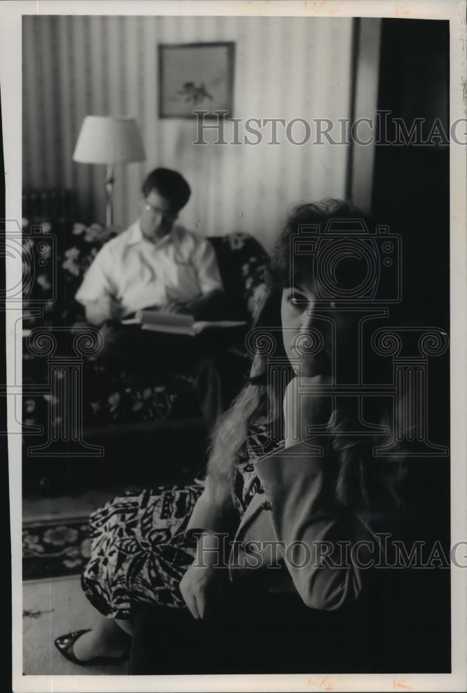1989 Press Photo Melody DeShaney, social worker, in her home - mja94656 - Historic Images