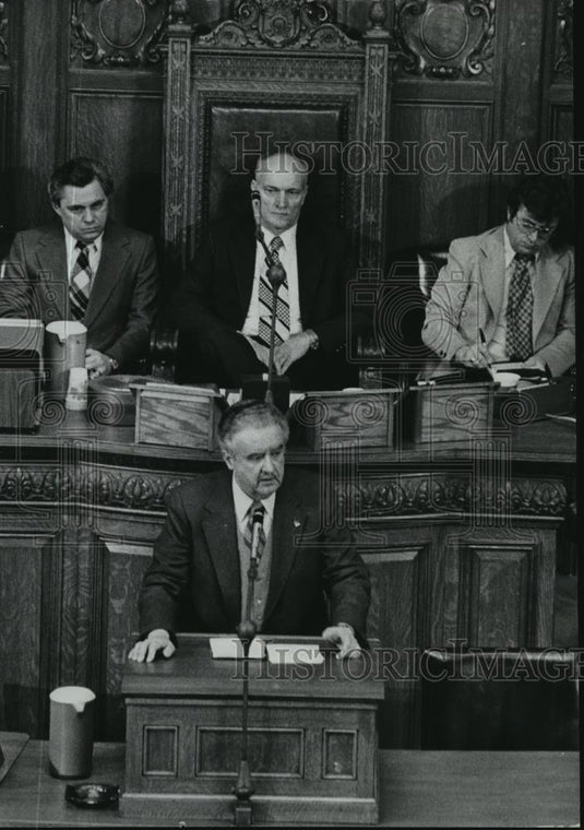 1979 Press Photo Lee S. Dreyfus Speaking - mja94839 - Historic Images