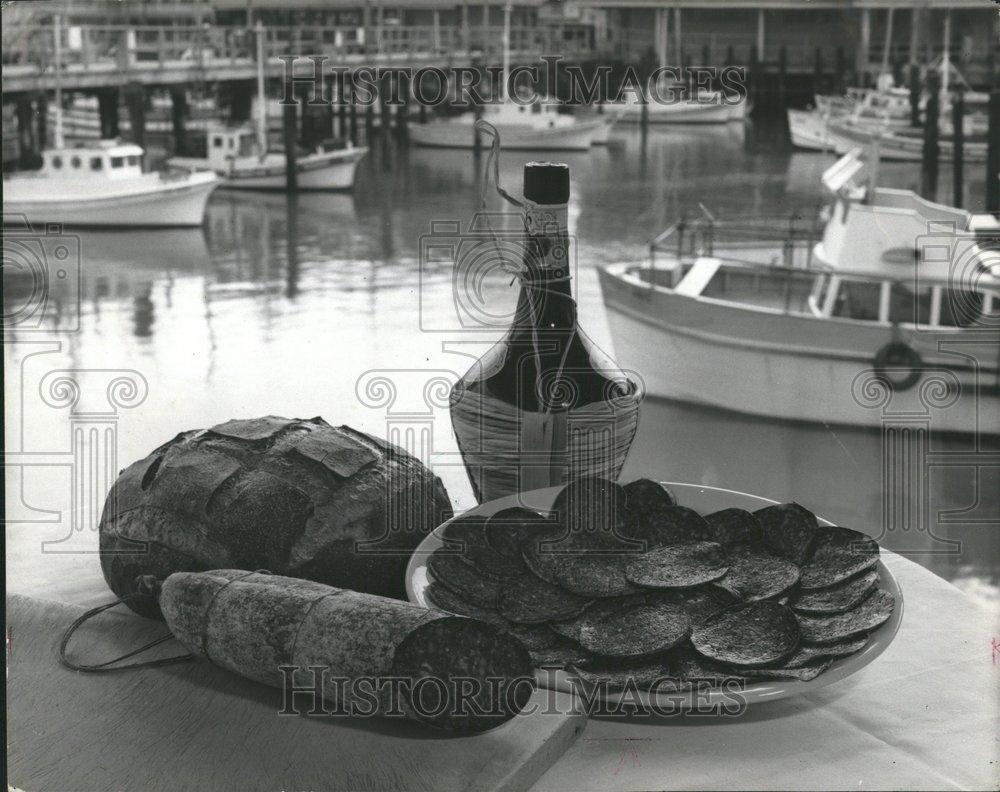 1986 Press Photo Cariani Salami Chicago Food - RRV59375 - Historic Images