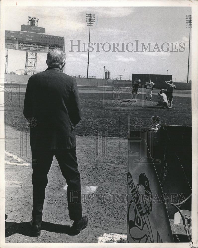 1972 Press Photo Bill Mc Nichols Mayo Mourning Home - RRV13965 - Historic Images