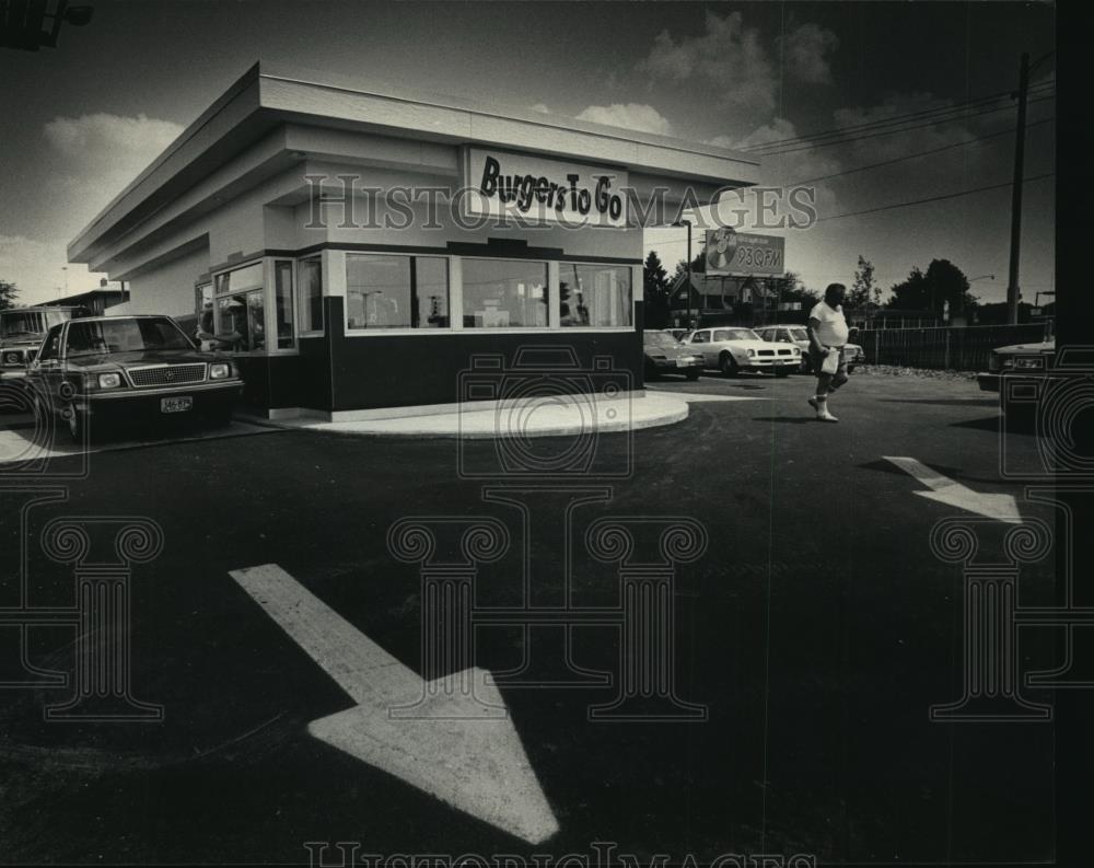 1987 Press Photo The Burgers To Go drive-in restaurant at Layton and Howell aves - Historic Images