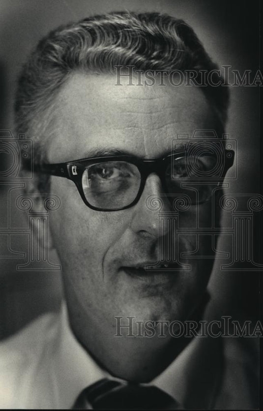 1987 Press Photo Bernd Davidson, State probation and parole agent, Wisconsin - Historic Images