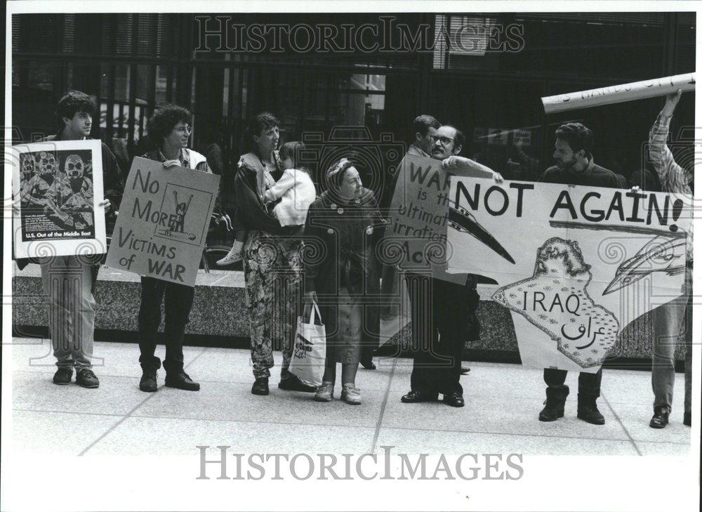 1993 Press Photo Protesters Against US Bombing Bagdad - RRV59515 - Historic Images